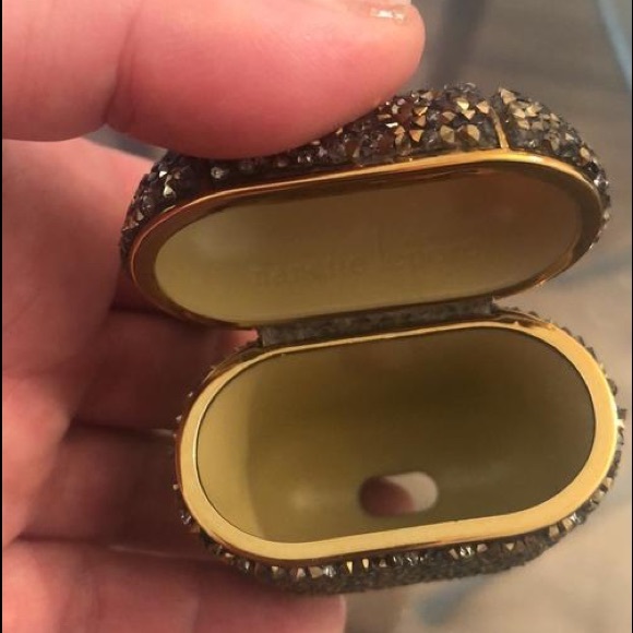 New Nanette Lepore Black & Gold Crystal Airpods Case Tech Accessory - Picture 11 of 15